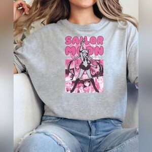 Gildan Heather Gray Tee with Pink Sailor Moon Graphic